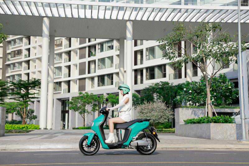 Học sinh 15 tuổi đi xe máy điện có cần bằng lái hay không theo quy định pháp luật Việt Nam